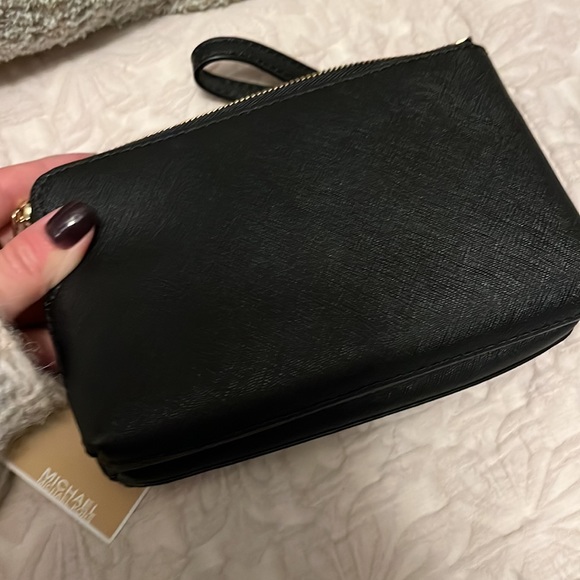 NWT michael kors wristlet - Picture 4 of 4